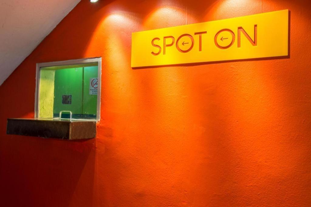 נילאי Spot On 89788 Musafir Transit Hotel מראה חיצוני תמונה